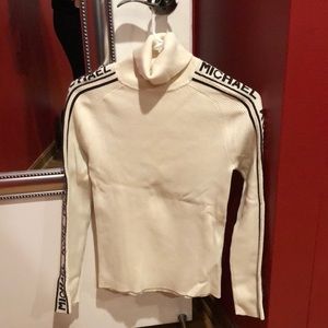 🔥Stylish MICHAEL KORS turtleneck sweater.🔥